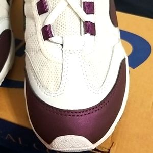Liz  Claiborne Sneakers